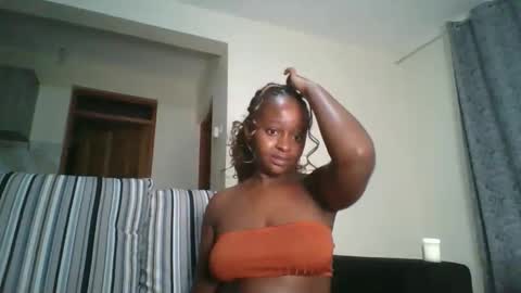 Snapshot of ellah_simone chatting on May 31, 12:08 am ellah-simone online show from May 31, 12:08 am
