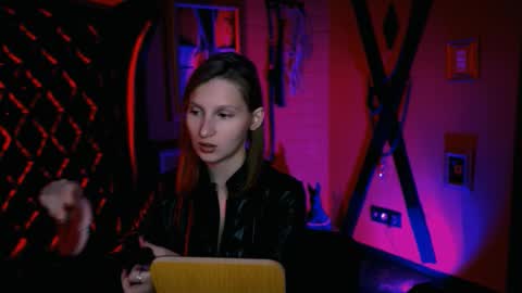 Ella online show from October 27, 8:51 am