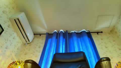 Snapshot of ellajanes chatting on October 29, 4:53 pm ellajanes online show from October 29, 4:53 pm