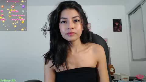 Snapshot of ellajonz chatting on June 2, 3:52 am Ella Amoneth online show from June 2, 3:52 am