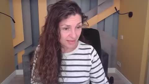 EllaLongs online show from November 2, 12:29 pm