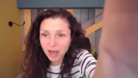 EllaLongs online show from April 15, 11:28 am