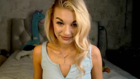 ellamilla online show from March 5, 1:40 pm