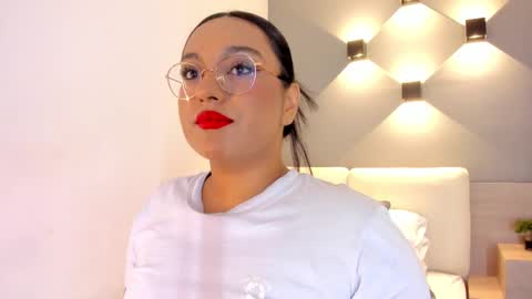 Ella online show from October 22, 11:21 am