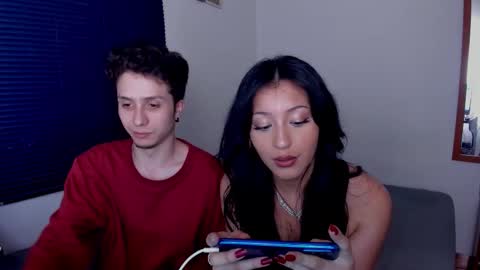 Snapshot of ellancain chatting on November 4, 11:37 pm Ella and Cain online show from November 4, 11:37 pm