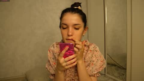 Ella online show from September 17, 9:00 am