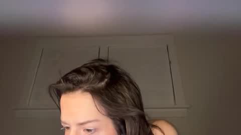 Snapshot of elle67 chatting on October 17, 5:54 am Elle67 online show from October 17, 5:54 am