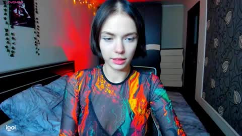 Snapshot of elle_blair chatting on October 2, 5:31 pm Luna online show from October 2, 5:31 pm