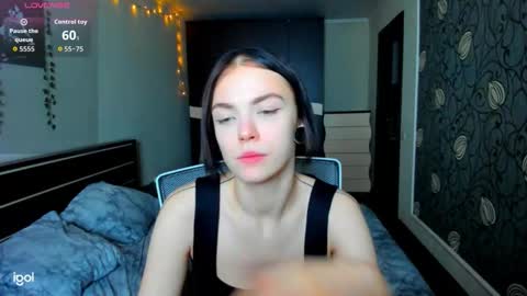 Snapshot of elle_blair chatting on October 8, 8:17 pm Luna online show from October 8, 8:17 pm