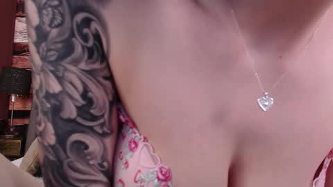 Elle online show from February 13, 4:52 am