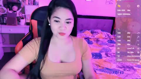 Snapshot of elleelle123 chatting on October 18, 12:24 am Ann online show from October 18, 12:24 am