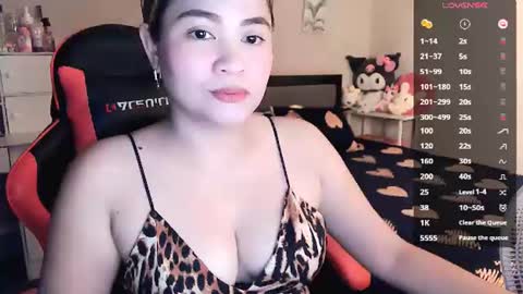 Snapshot of elleelle123 chatting on July 2, 1:27 am Ann online show from July 2, 1:27 am