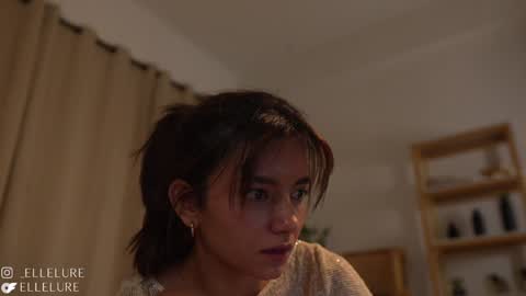 Snapshot of ellelure_ chatting on February 5, 11:39 pm Linda Restrepo online show from February 5, 11:39 pm