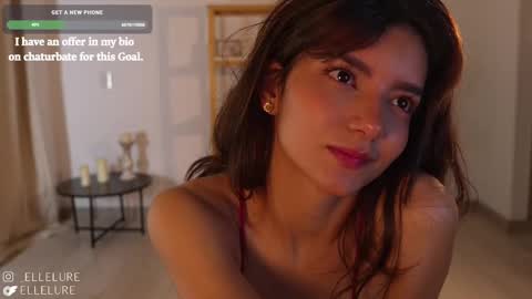 Snapshot of ellelure_ chatting on February 25, 11:55 pm Linda Restrepo online show from February 25, 11:55 pm