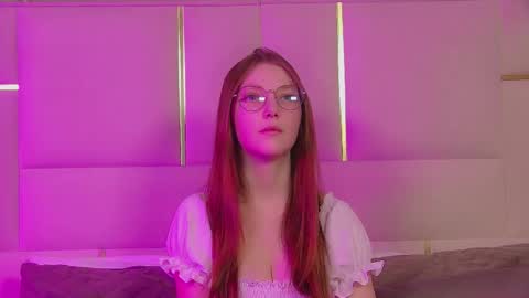 Snapshot of ellenbush chatting on November 7, 6:35 am EllenBush online show from November 7, 6:35 am