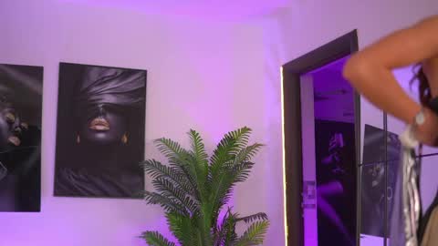 EllenKarter online show from May 30, 3:36 am