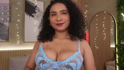 Snapshot of ellette_ chatting on August 1, 7:24 pm princess online show from August 1, 7:24 pm