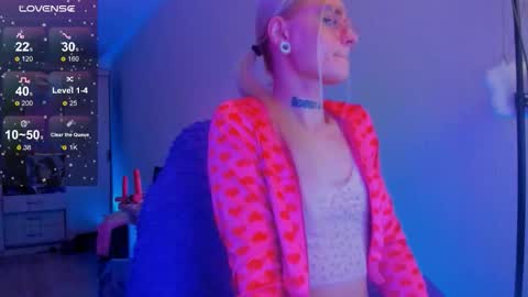 Snapshot of elli_26 chatting on January 17, 3:39 pm Ellie online show from January 17, 3:39 pm