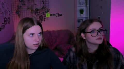 Snapshot of elli_ashley chatting on April 8, 1:11 pm Ashley online show from April 8, 1:11 pm