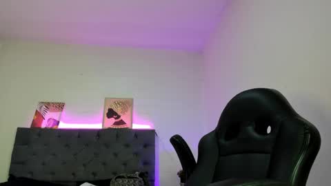  Ellie   online show from October 16, 11:55 am