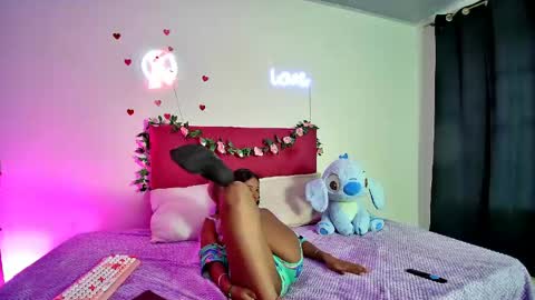 Snapshot of ellie_cute7 chatting on June 3, 8:47 pm ellie_cute7 online show from June 3, 8:47 pm