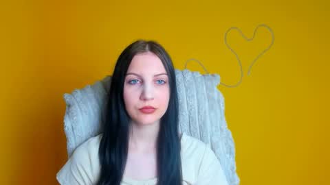 ellie_esmi online show from May 21, 11:28 am