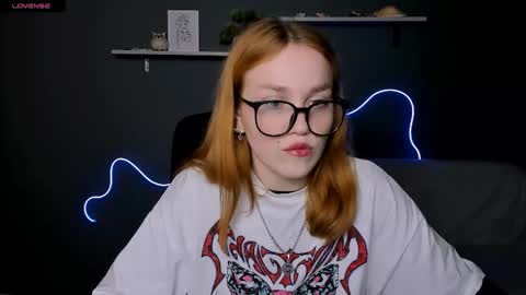 Ellie online show from September 10, 7:25 pm
