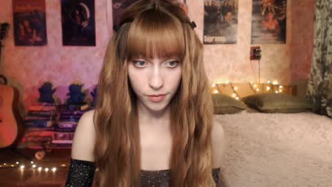 ellie_friendly online show from December 2, 12:07 pm