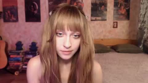 ellie_friendly online show from July 2, 12:32 am