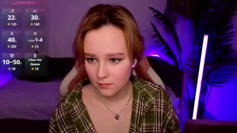 Snapshot of ellie_heavenly chatting on February 7, 8:40 am Ellie online show from February 7, 8:40 am