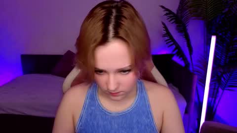 Snapshot of ellie_heavenly chatting on February 12, 8:20 am Ellie online show from February 12, 8:20 am