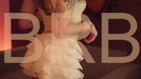 elliecutes online show from January 13, 5:24 am