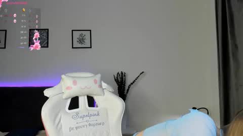 elliedi online show from October 20, 9:15 pm