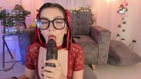 elliedream_ online show from July 21, 3:25 pm