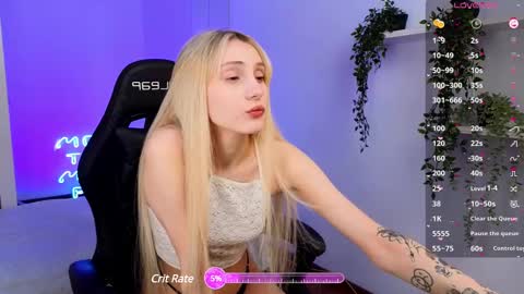 elliefrost online show from February 6, 9:49 pm