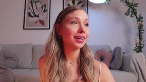 Elizabeth or you can call me Ellie online show from October 2, 3:52 pm