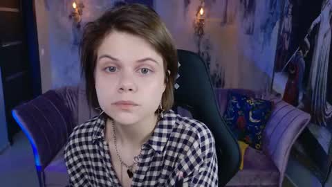 Snapshot of elliemurler chatting on October 27, 9:02 am elliemurler online show from October 27, 9:02 am