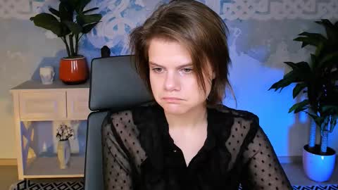 Snapshot of elliemurler chatting on November 28, 9:12 am elliemurler online show from November 28, 9:12 am