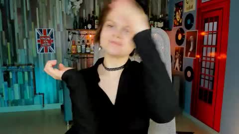 Snapshot of elliemurler chatting on December 14, 1:27 pm elliemurler online show from December 14, 1:27 pm