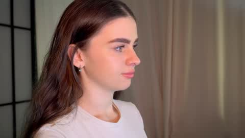 Snapshot of elliephant_ chatting on December 26, 12:59 pm just Emily online show from December 26, 12:59 pm