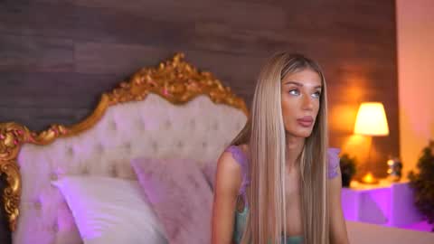 Ellie online show from October 13, 8:58 am