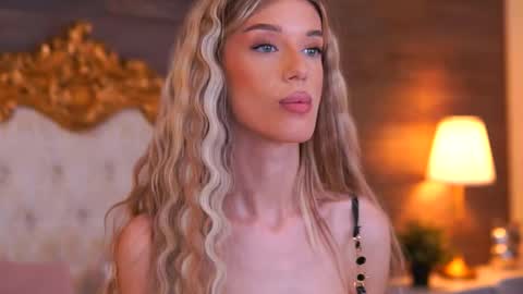 Ellie online show from November 1, 9:55 am