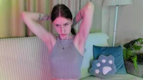 ellierough online show from July 14, 3:22 am
