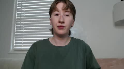 Snapshot of ellierowyn chatting on September 15, 10:43 pm Ellie Rowyn online show from September 15, 10:43 pm