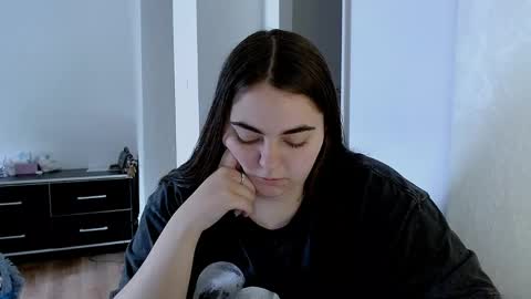 Ellie online show from June 5, 7:36 am