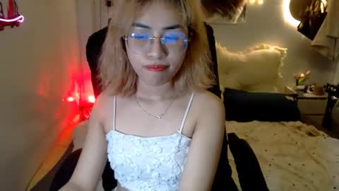 ellieyun online show from October 11, 3:43 pm