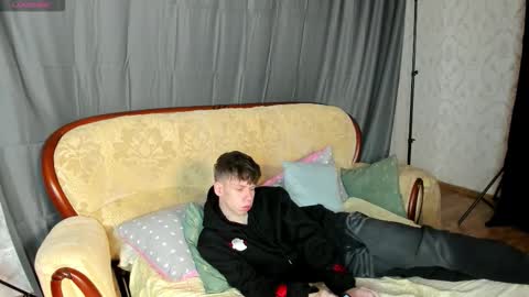 elliot_mars_ online show from October 17, 11:24 am