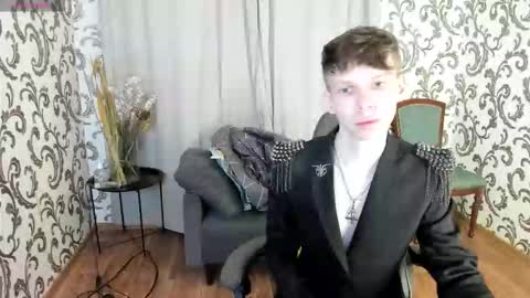 elliot_mars_ online show from October 23, 5:33 pm