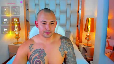 E L L I O T    V E L E Z online show from March 31, 8:53 pm