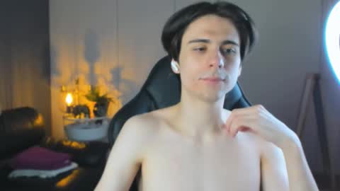 ellis_rin online show from October 9, 7:45 pm